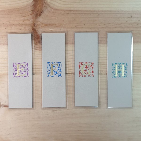 Marque-page enlumin&eacute; initiale or et arabesques