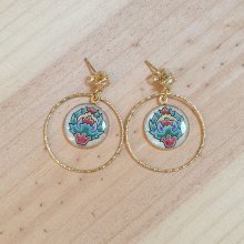 Boucles d'oreille pendantes enluminées fleur orientale